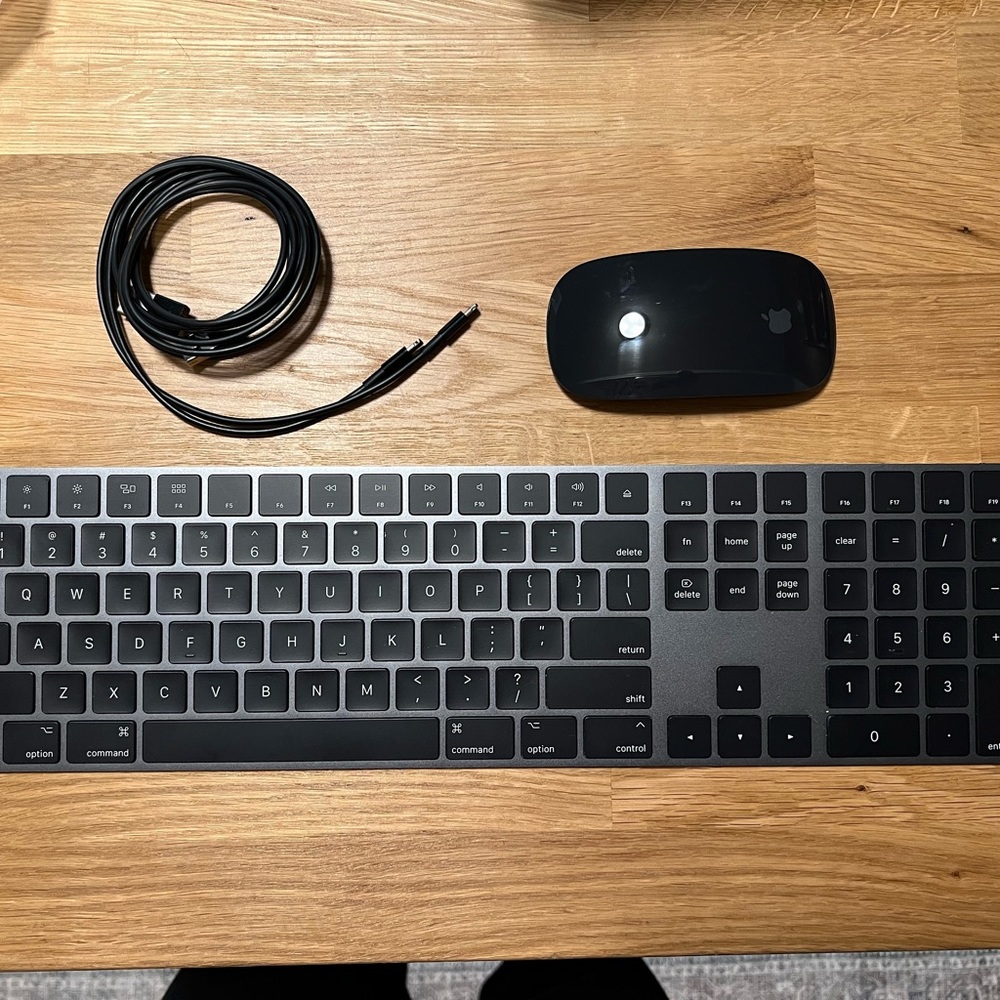 Apple Bluetooth Magic Mouse + Keyboard